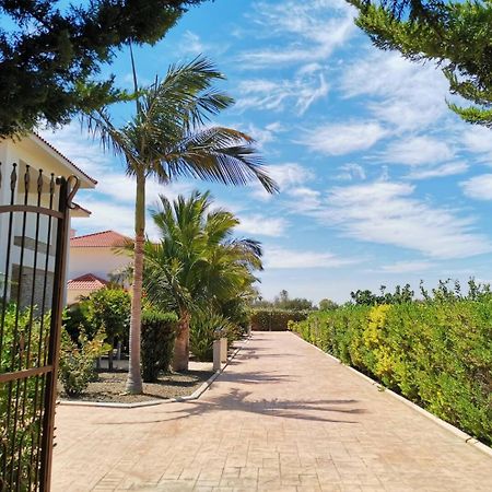 Orchard Blossom Private Villa With Pool Phrenaros Bagian luar foto