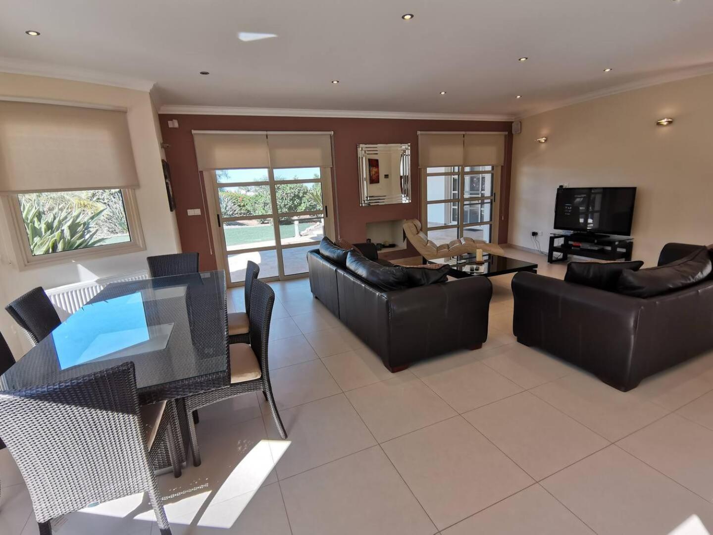 Orchard Blossom Private Villa With Pool Phrenaros Bagian luar foto