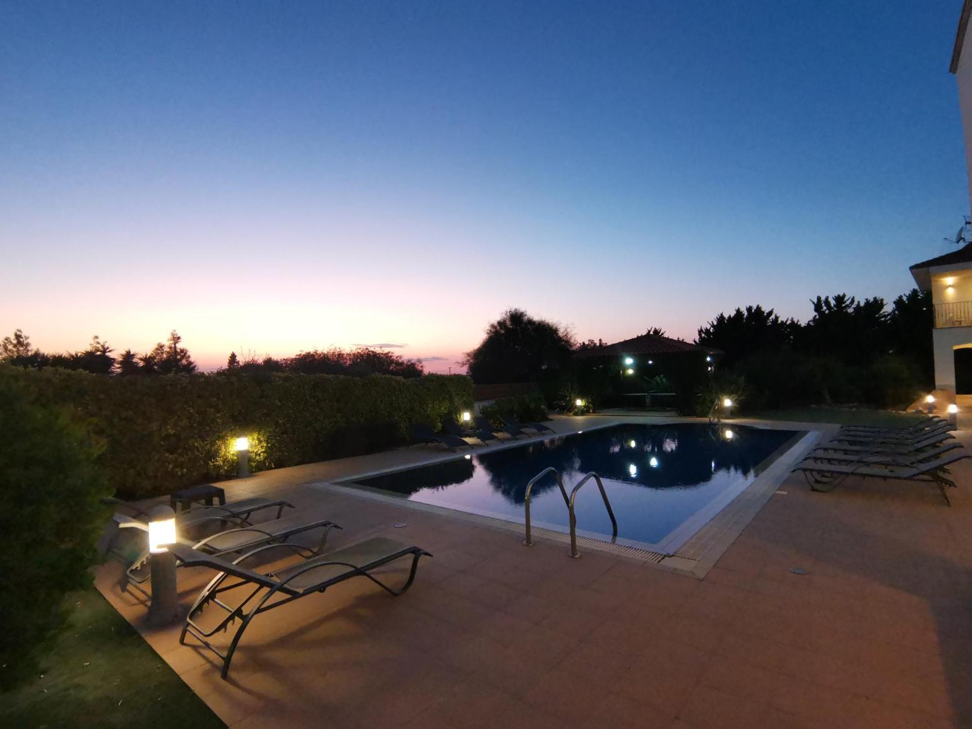 Orchard Blossom Private Villa With Pool Phrenaros Bagian luar foto