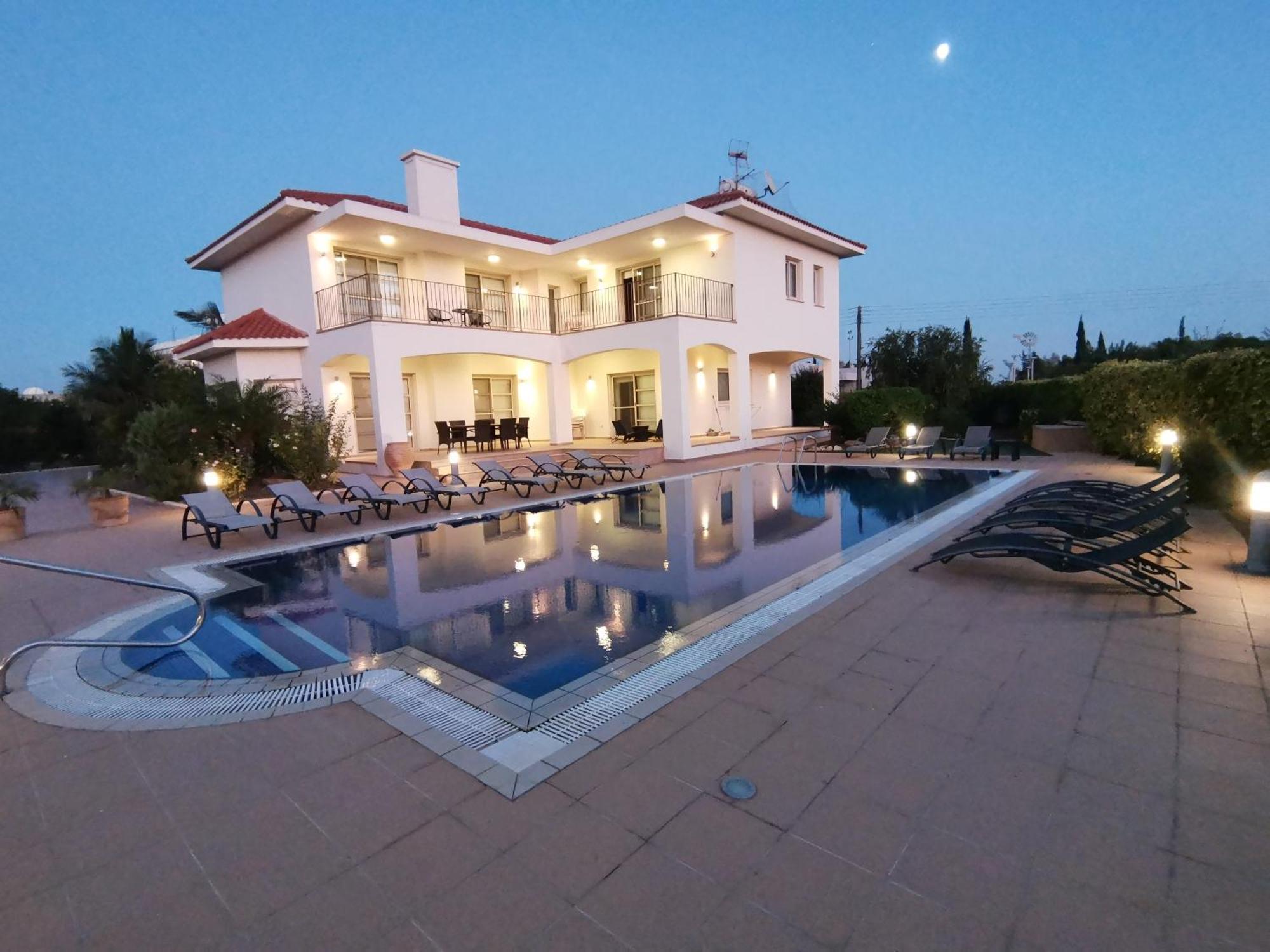 Orchard Blossom Private Villa With Pool Phrenaros Bagian luar foto