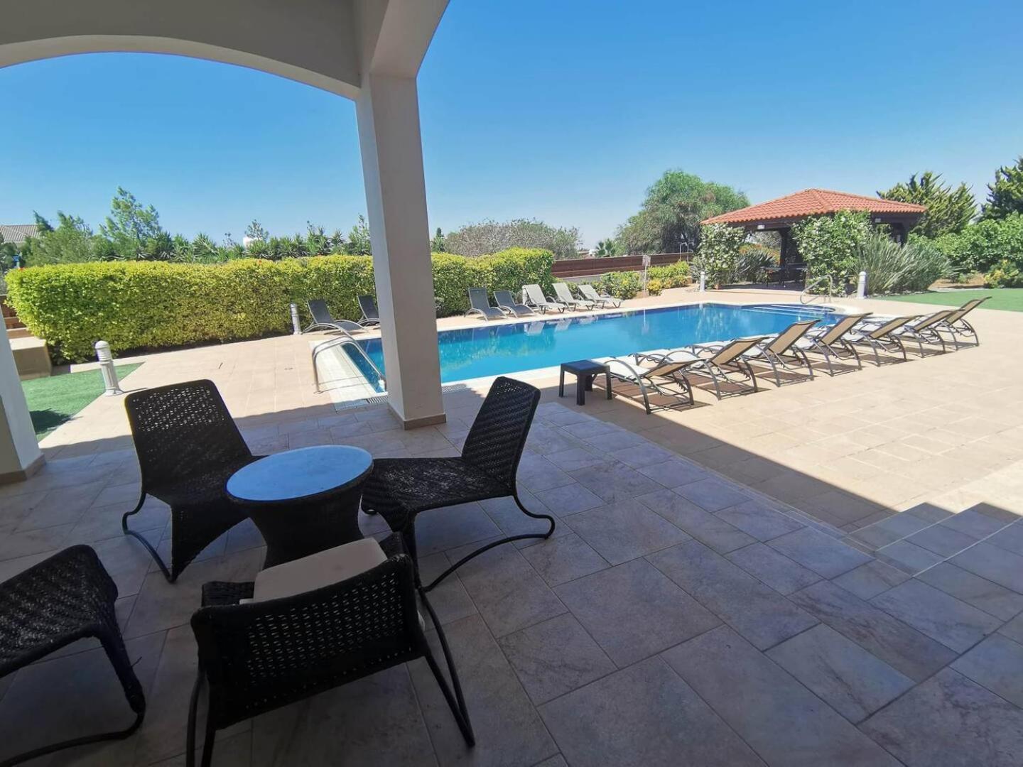 Orchard Blossom Private Villa With Pool Phrenaros Bagian luar foto