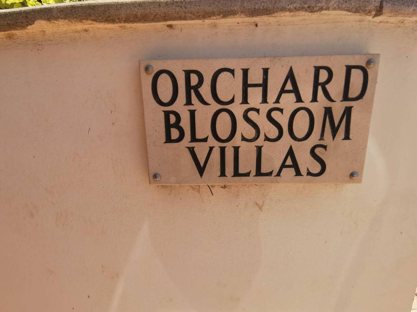 Orchard Blossom Private Villa With Pool Phrenaros Bagian luar foto
