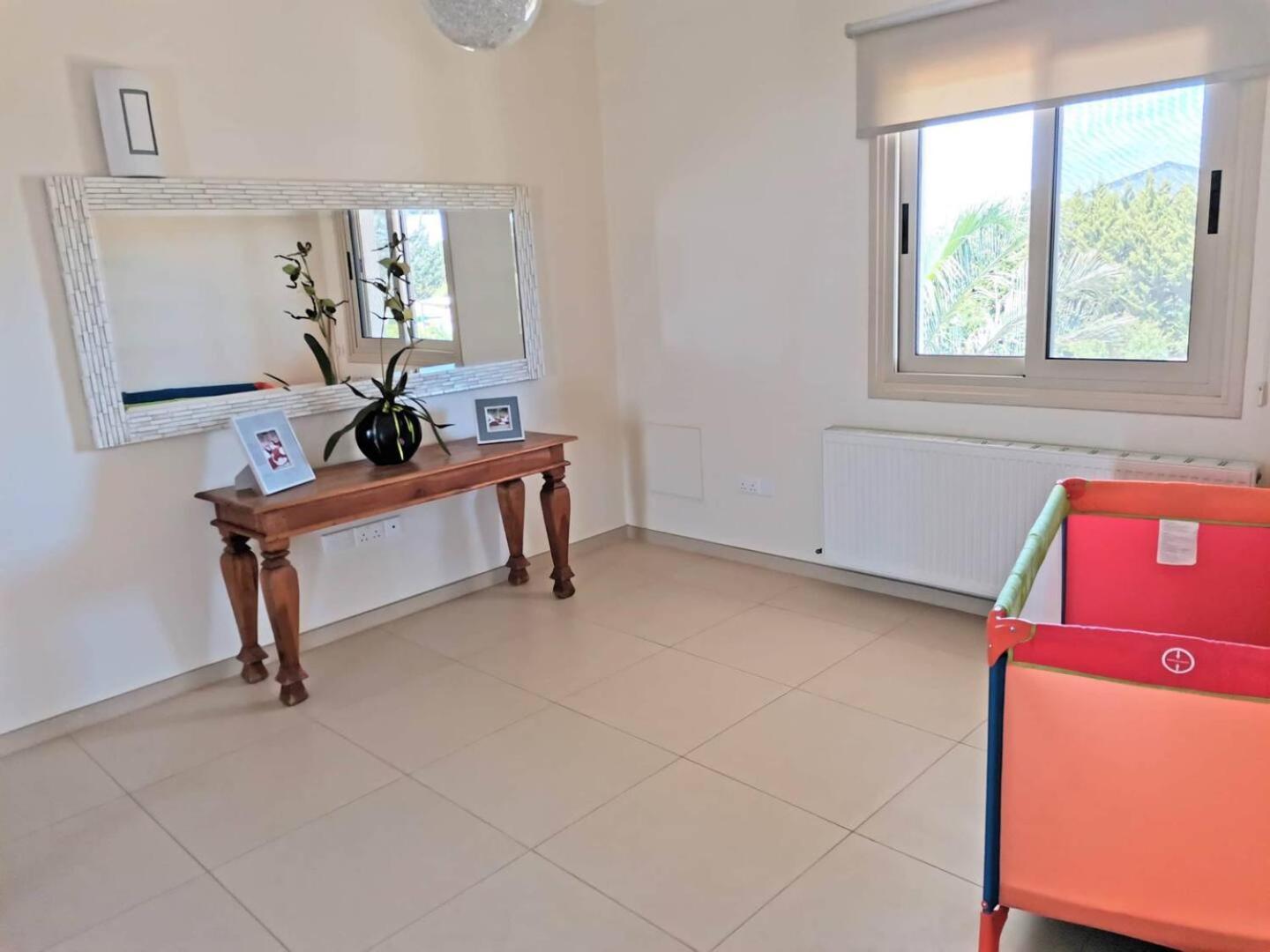 Orchard Blossom Private Villa With Pool Phrenaros Bagian luar foto