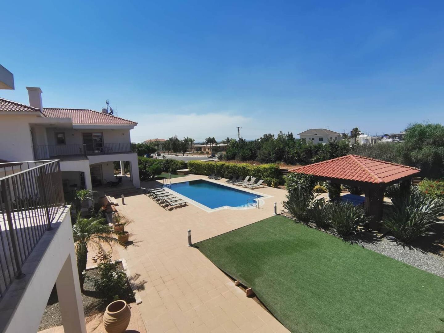 Orchard Blossom Private Villa With Pool Phrenaros Bagian luar foto