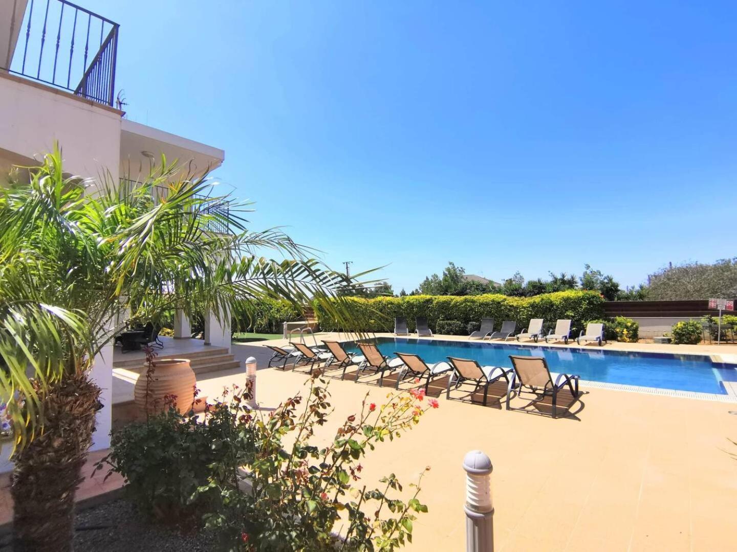Orchard Blossom Private Villa With Pool Phrenaros Bagian luar foto