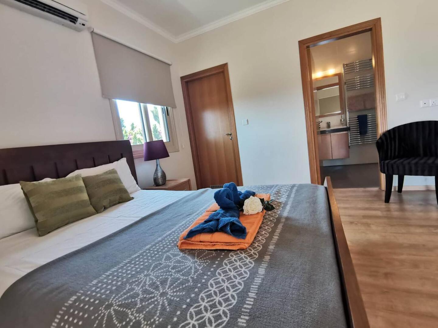 Orchard Blossom Private Villa With Pool Phrenaros Bagian luar foto