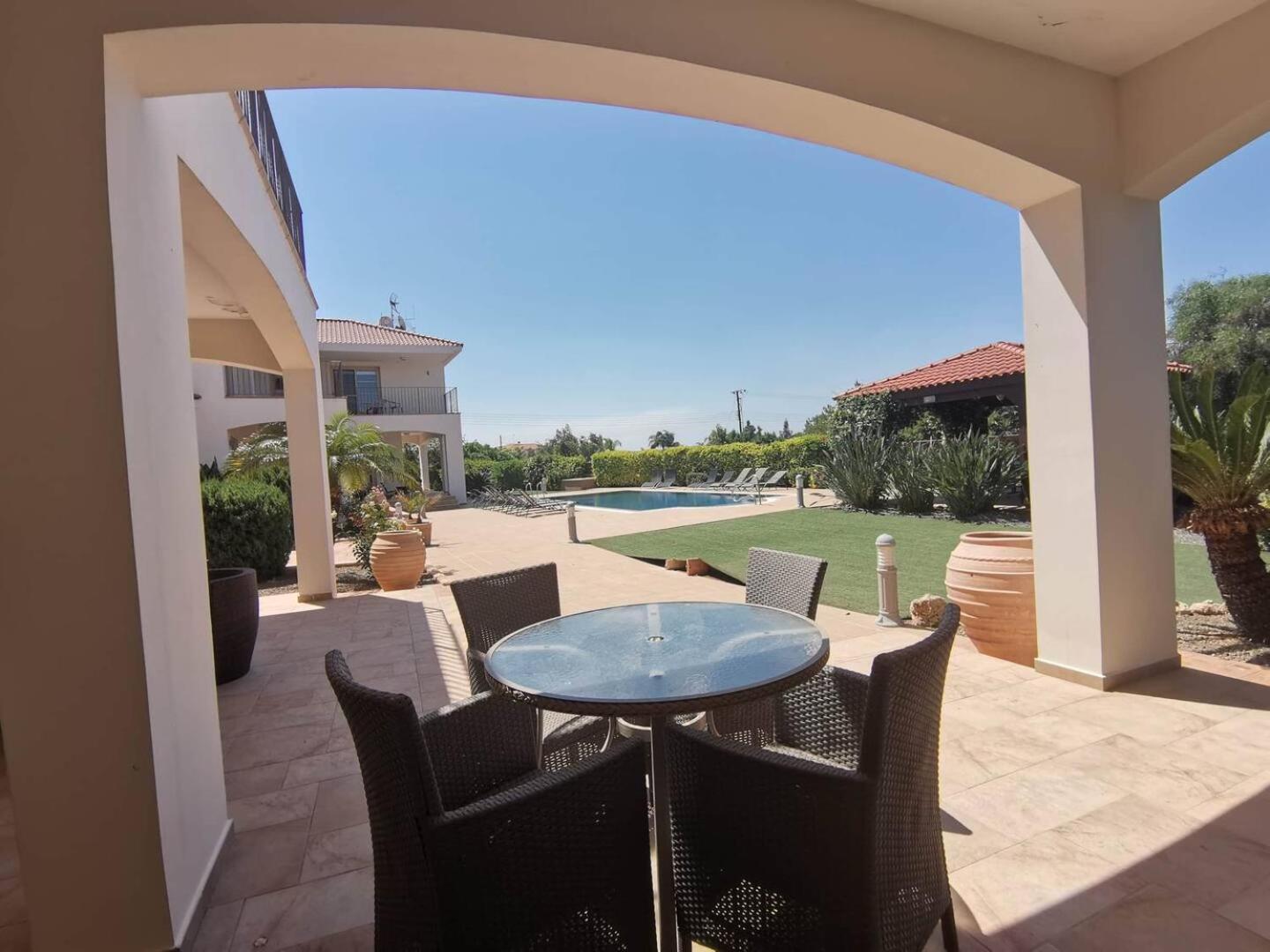 Orchard Blossom Private Villa With Pool Phrenaros Bagian luar foto