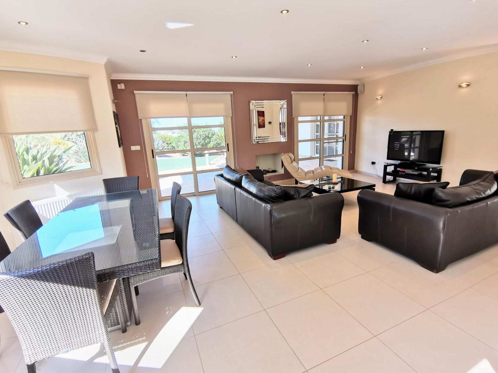 Orchard Blossom Private Villa With Pool Phrenaros Bagian luar foto